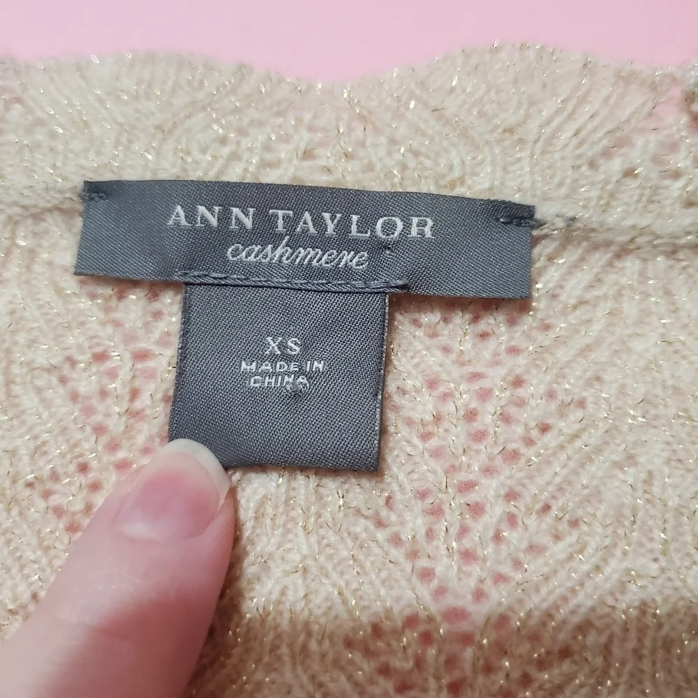 ✨️ Ann Taylor Cream Gold Sparkle Scallop Cashmere Sweater - Picture 2 of 3